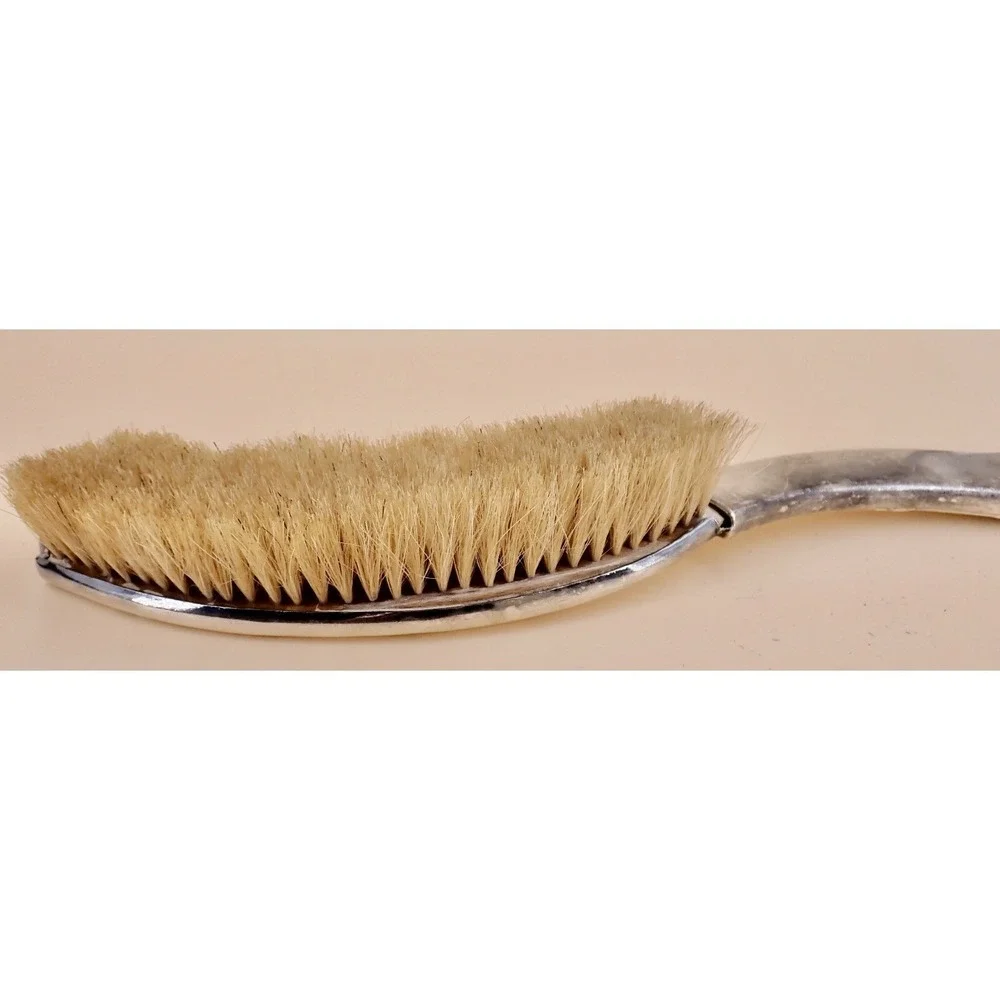 The Unbranded Brand pictured curved